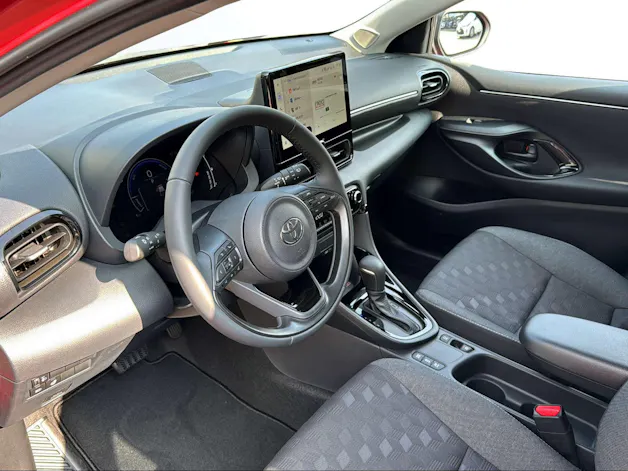 Toyota Yaris 1.5 VVT-i HSD Trend