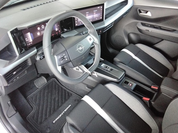 Vehicle image 5 Vehicle image 5