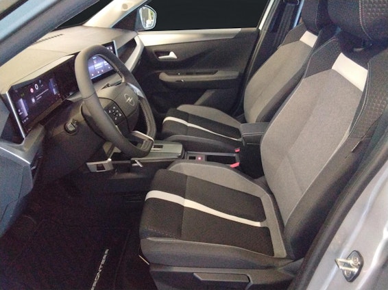 Vehicle image 5 Vehicle image 5