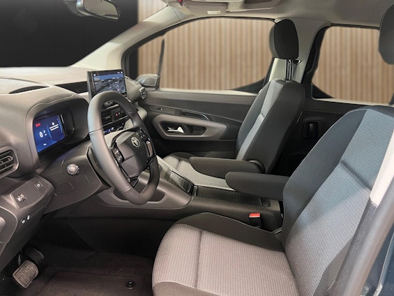 Vehicle image 10 Vehicle image 10