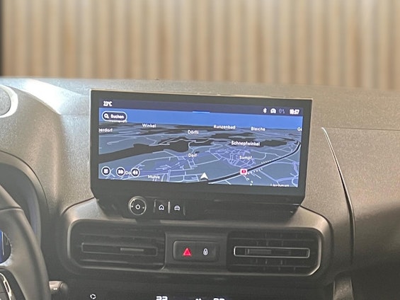 Vehicle image 12 Vehicle image 12