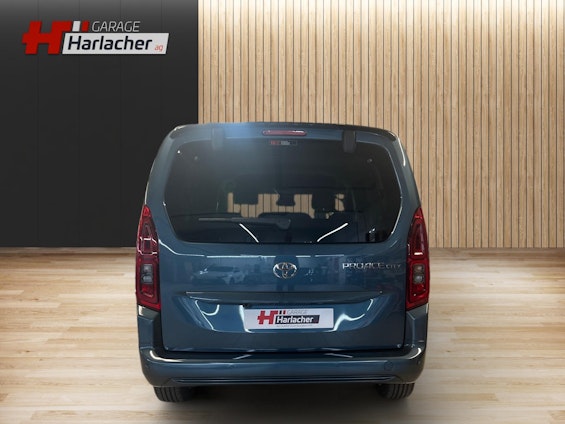 Vehicle image 5 Vehicle image 5