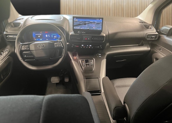 Vehicle image 13 Vehicle image 13