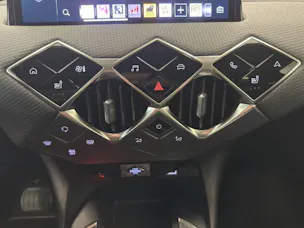 DS Automobiles 3 1.2 Hybrid Diva
