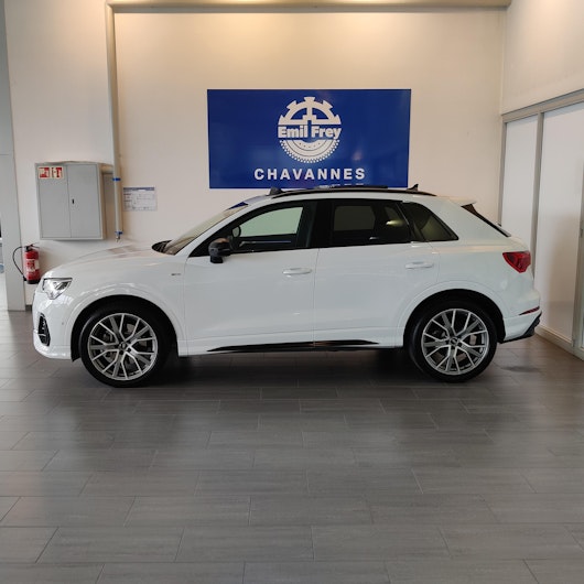 Vehicle image AUDI Q3