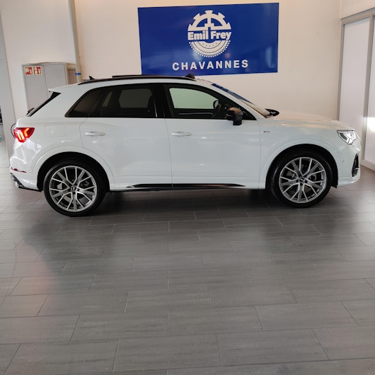 Vehicle image AUDI Q3