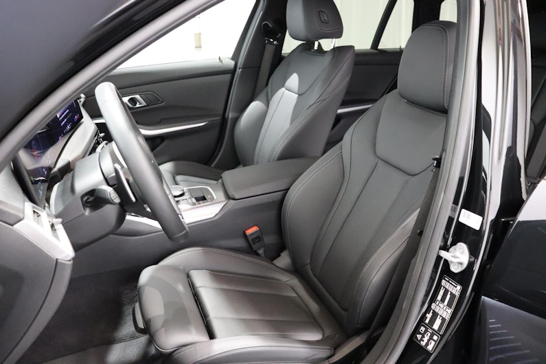 Vehicle image BMW 3 SERIES