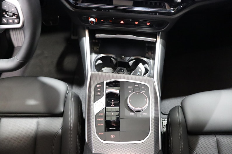 Vehicle image BMW 3 SERIES