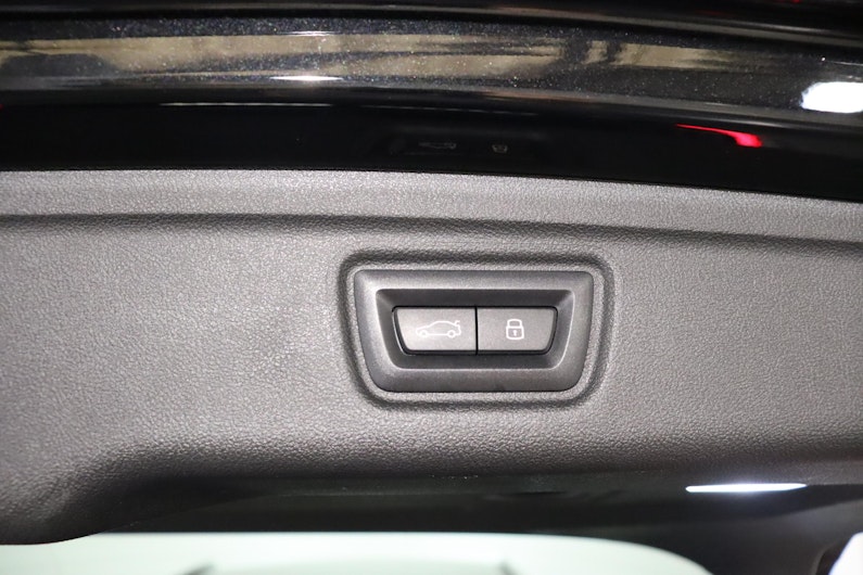 Vehicle image BMW 3 SERIES