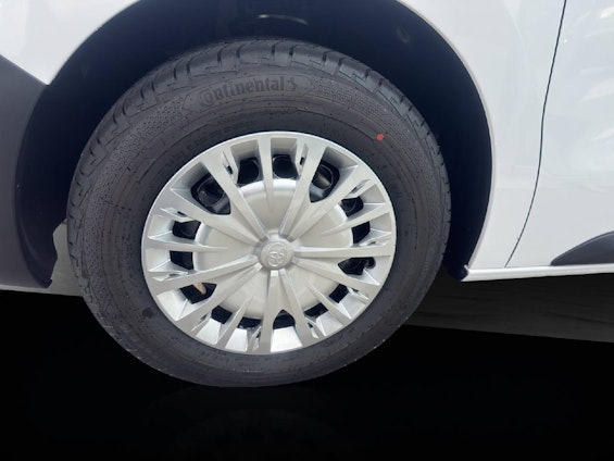 Vehicle image 8 Vehicle image 8