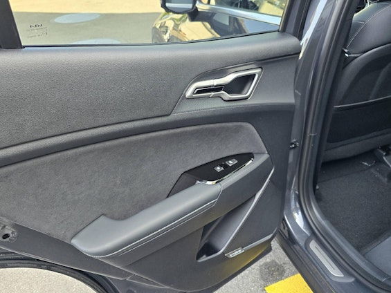 Vehicle image 7 Vehicle image 7