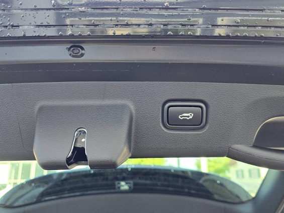 Vehicle image 4 Vehicle image 4