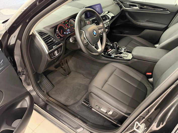 Vehicle image BMW X4