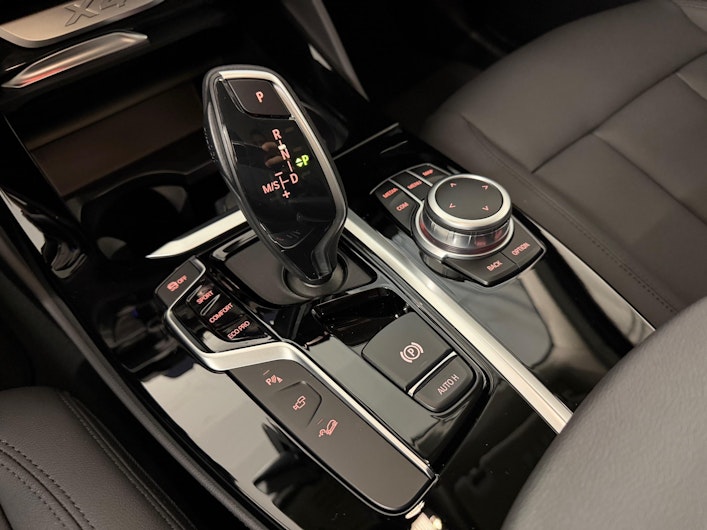 Vehicle image BMW X4