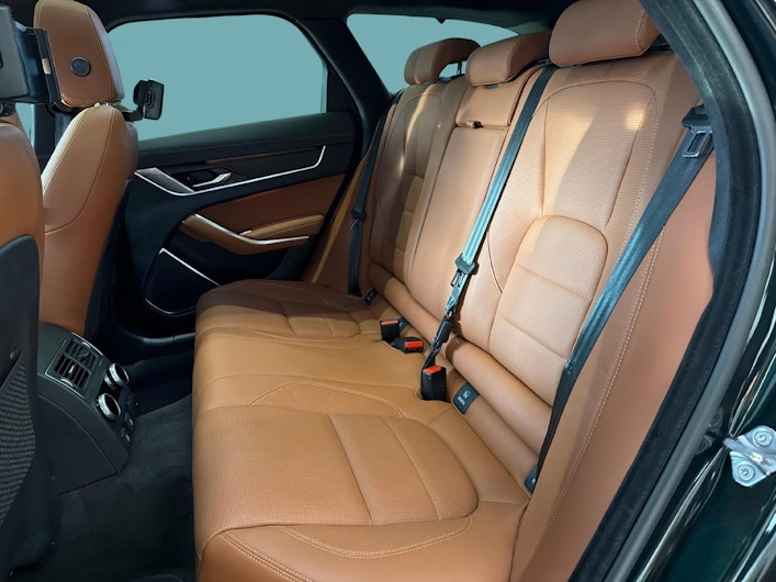 Vehicle image JAGUAR XF