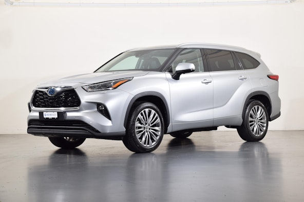 First vehicle image