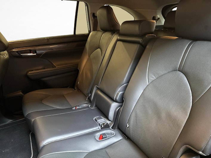 Vehicle image TOYOTA Highlander