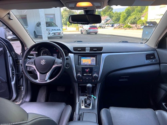 Vehicle image 7