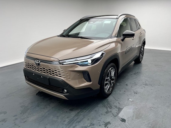 First vehicle image