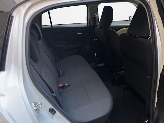 Vehicle image 7 Vehicle image 7