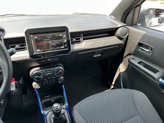 Vehicle image 7