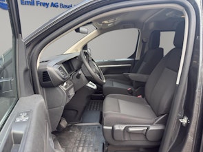 Vehicle image PEUGEOT Traveller Standard 2.0 BlueHDi 180 Business S/S