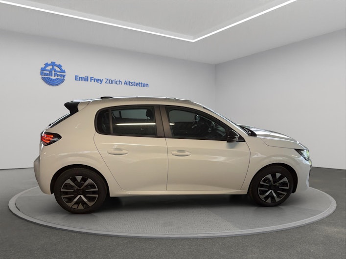 Vehicle image PEUGEOT 208