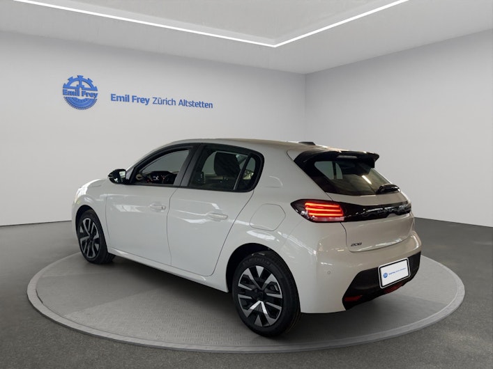 Vehicle image PEUGEOT 208