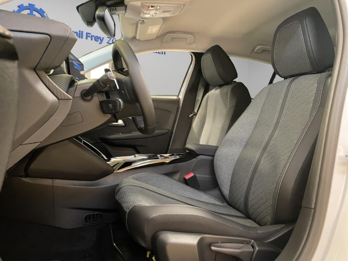 Vehicle image PEUGEOT 208