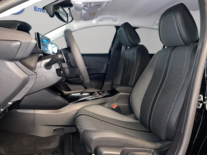 Vehicle image PEUGEOT 208