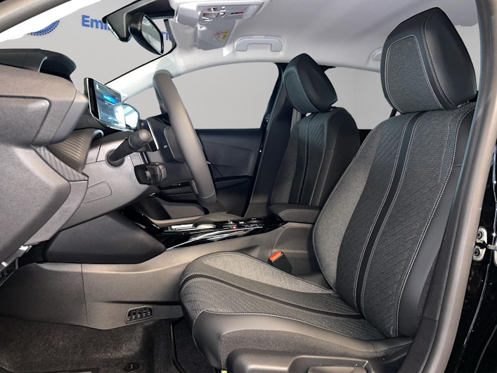 Vehicle image PEUGEOT 208