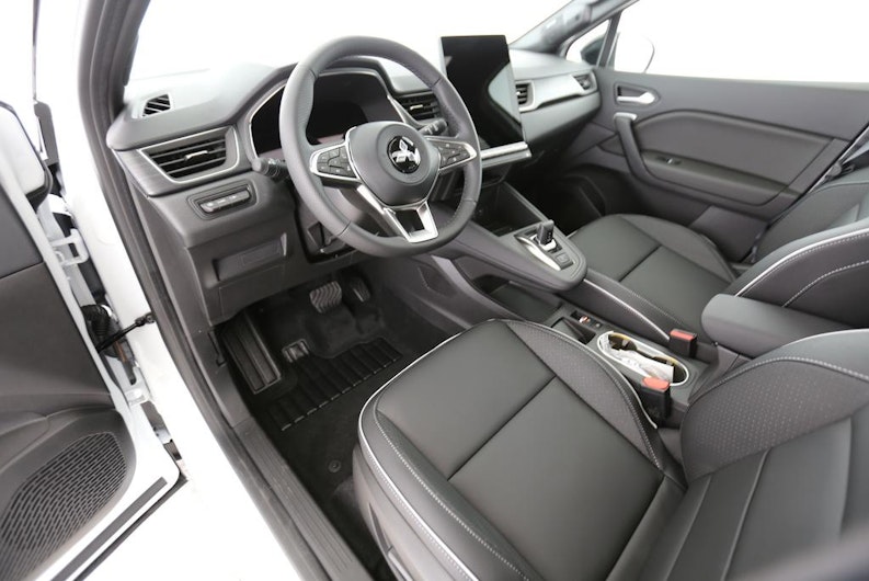 Vehicle image MITSUBISHI ASX