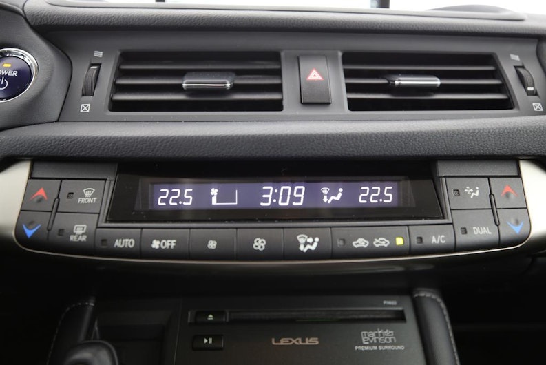 Vehicle image LEXUS CT