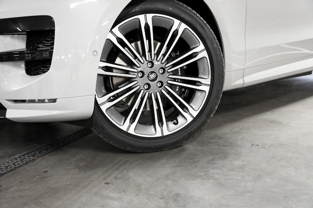 Vehicle image 4 Vehicle image 4