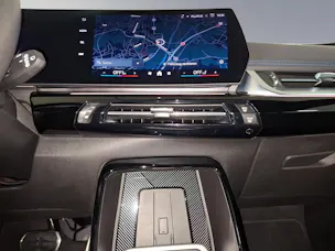 BMW X1 20d xDrive paddles