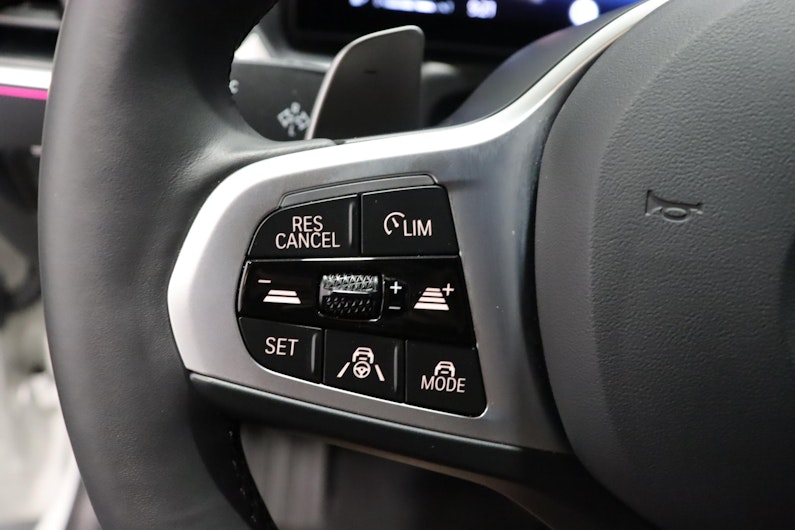 Vehicle image BMW 3 SERIES