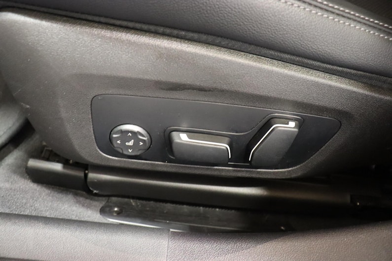 Vehicle image BMW 3 SERIES