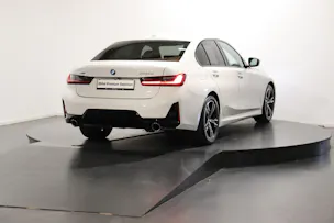 BMW 330d xDrive SAG