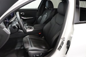 Vehicle image BMW 330d xDrive SAG