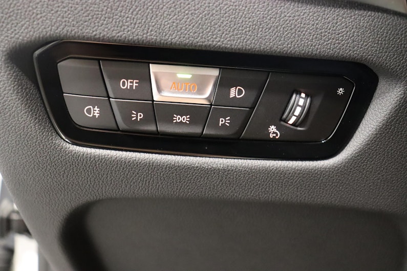 Vehicle image BMW 3 SERIES