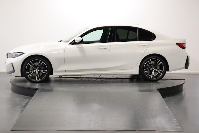 Vehicle image BMW 3 SERIES