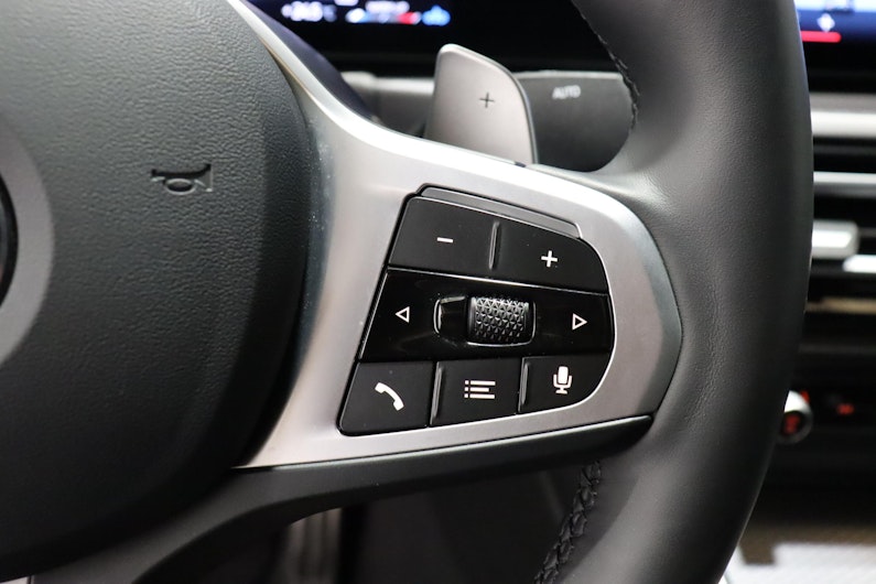 Vehicle image BMW 3 SERIES