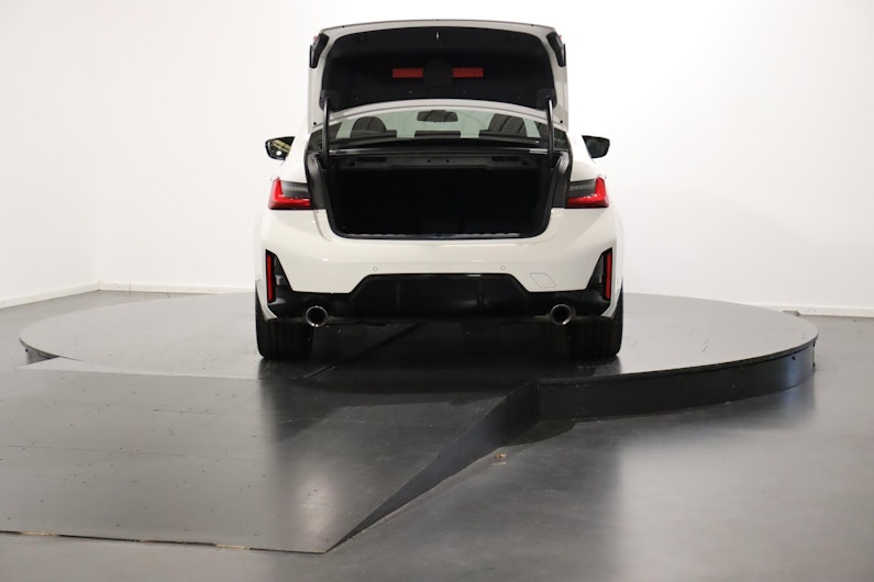 Vehicle image BMW 3 SERIES