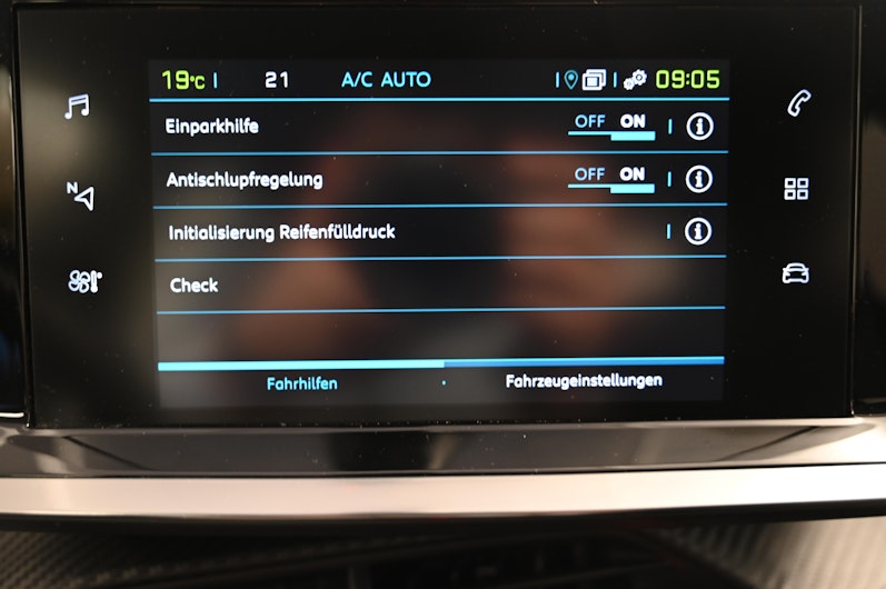 Vehicle image PEUGEOT 208