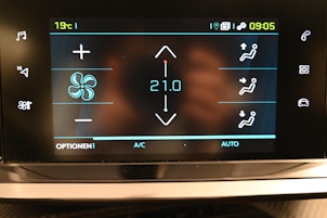 Vehicle image PEUGEOT 208 e-Active Pack