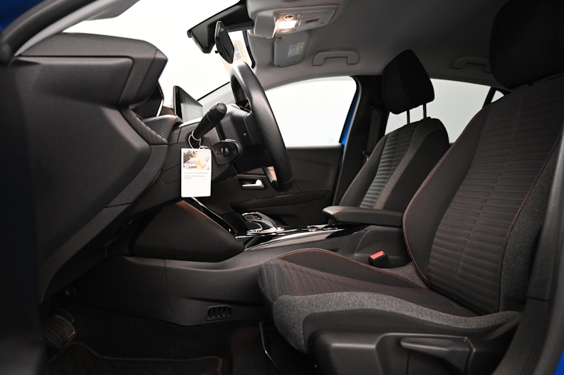 Vehicle image PEUGEOT 208