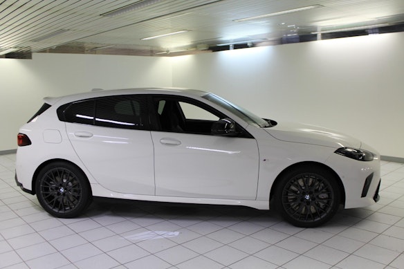 BMW M135i xDrive 1