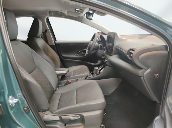 Vehicle image 10