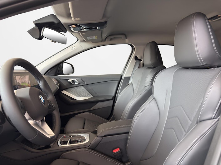 Vehicle image BMW 1 SERIES