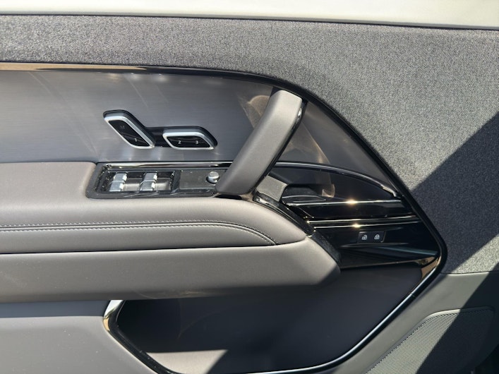 Vehicle image LAND ROVER RANGE ROVER SPORT